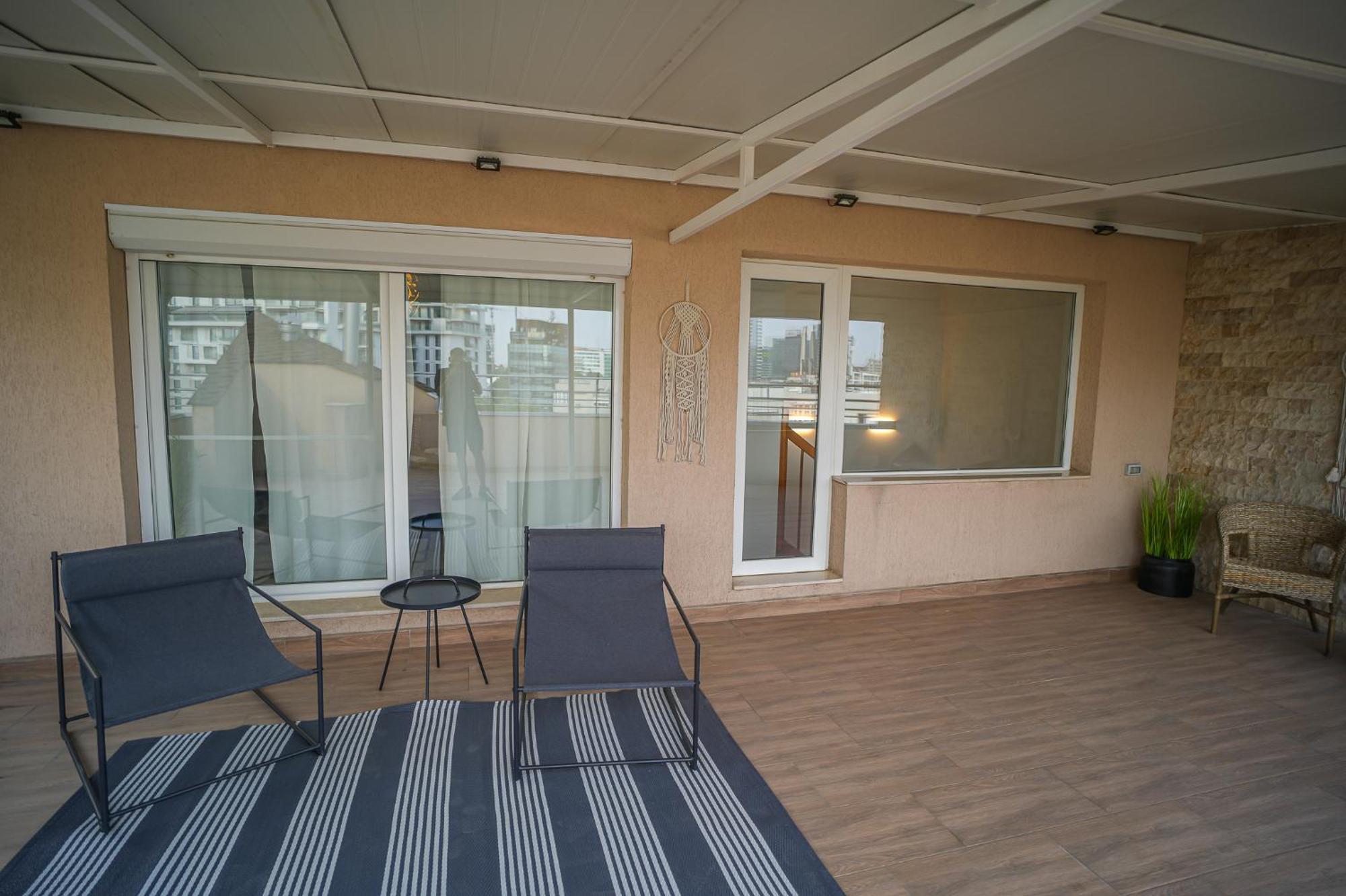 Penthouse With Huge Rooftop Terrace & City View Bukarest Exterior foto