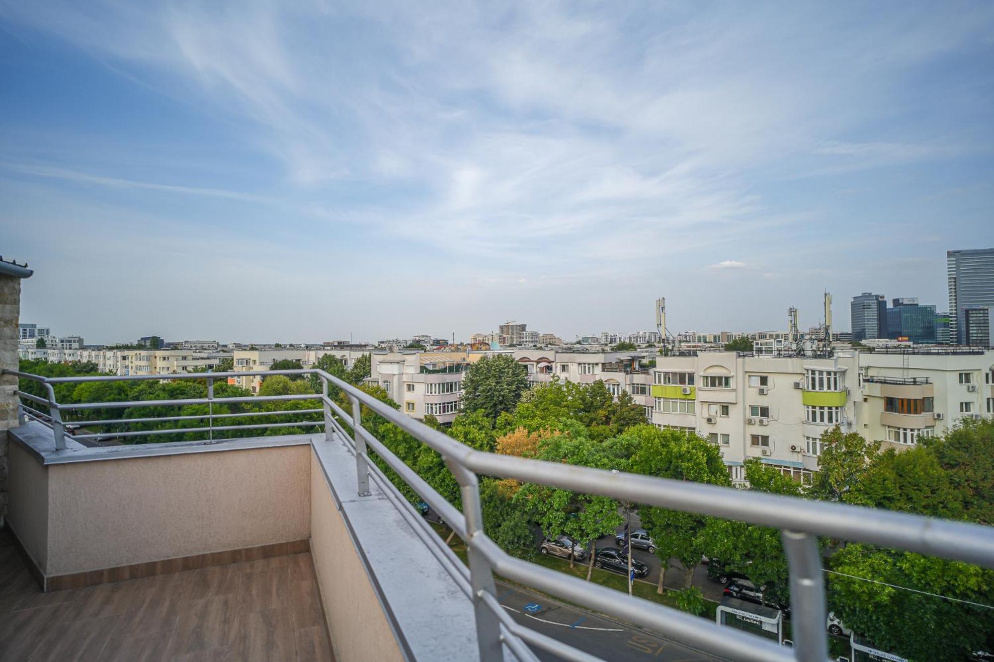Penthouse With Huge Rooftop Terrace & City View Bukarest Exterior foto