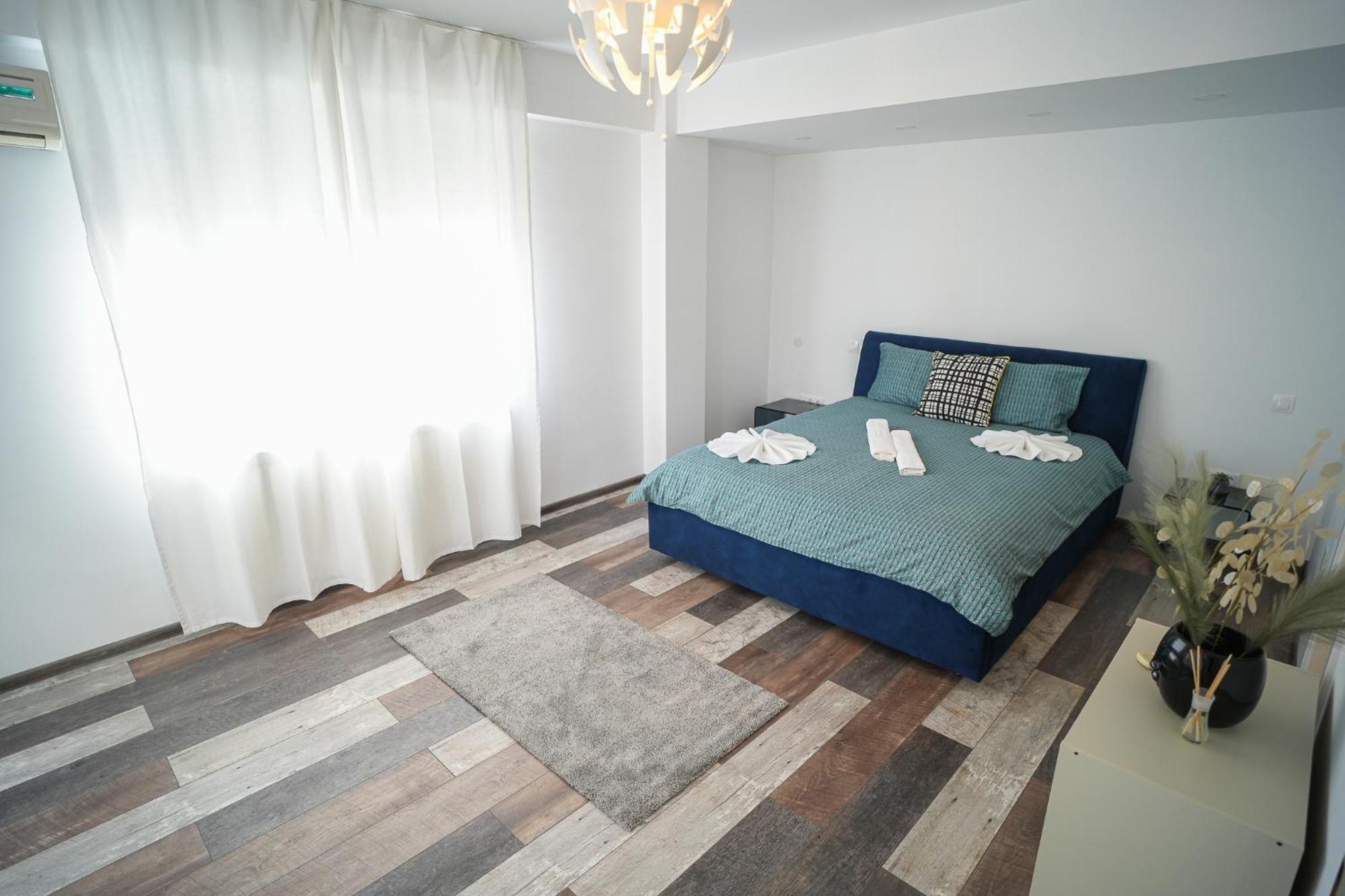 Penthouse With Huge Rooftop Terrace & City View Bukarest Exterior foto